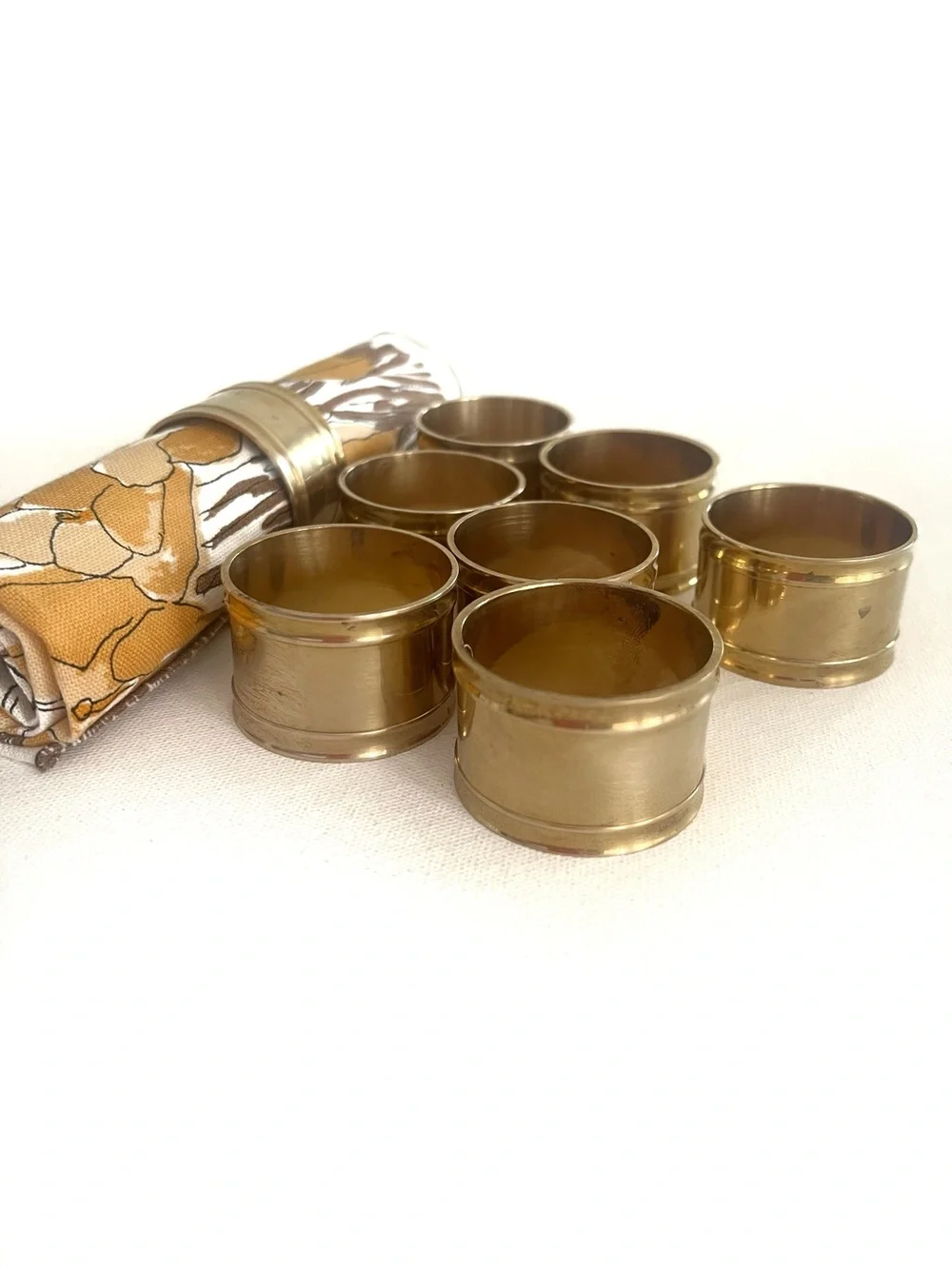 Vintage Set of 8 Brass Napkin Rings Classic Design Made in India